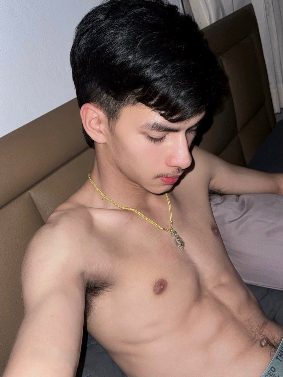 ไอซ์ ธนา. tweet media