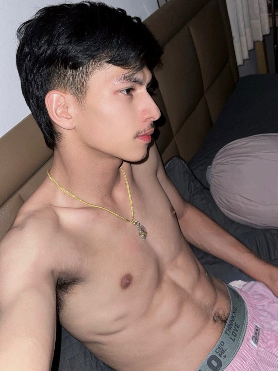 ไอซ์ ธนา. tweet media