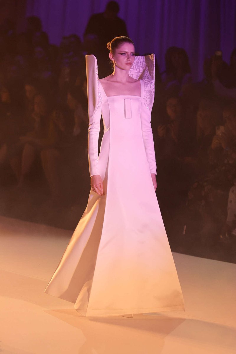 kendam_com's tweet image. Stéphane Rolland Bridal Spring 2027 collection fashion show presented at Barcelona Bridal Night (April 22, 2026) kendam.com/news/fashion-s…

#StephaneRolland #Bridal #Spring2027 #Runway #Barcelona #FashionWeek #Kendam