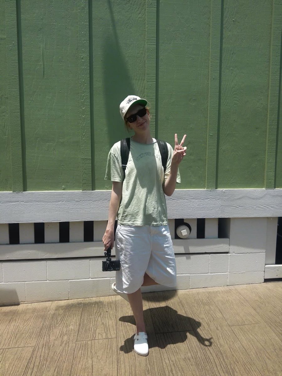 RealKatieB HQ tweet media