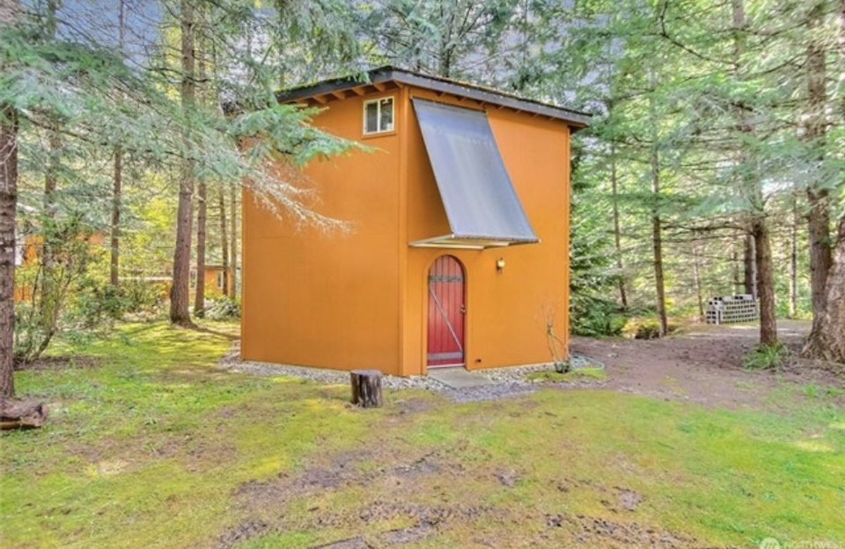JSHTRealEstate's tweet image. ✨Just Listed Graham WA✨

📍4601 292nd Street E Graham WA 
#️⃣MLS 2502360
💰$550,000
🛏️ 2 bedrooms 
🚽 1.5 baths
👣 2,352 sq ft
🥳1997 YBT 
🌳 2.05 Acres   
 ✴️ NO HOD’s 

#JamesSmithHomeTeam #justlisted #GrahamWA #homeselling #househunting