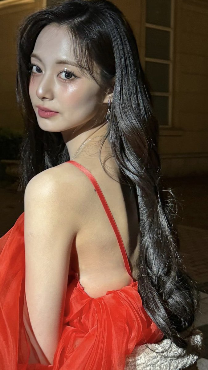 THE ULTIMATE K-POP VISUAL ICONS (GLOBAL CHOICE 2026) 👑✨

🇹🇼 Tzuyu (TWICE)

Source: TC Candler &amp; Global Brand Reputation Index (2026)