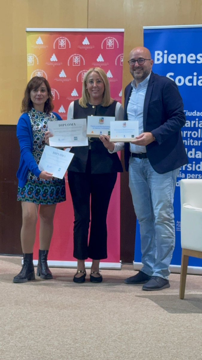 catedrassocial's tweet photo. "Impacto del uso de la robótica social en la calidad de los cuidados a personas mayores en situación de dependencia", presentada por Cristina Perdomo Delgado, de la Universidad Rey Juan Carlos @urjc 

#FuenlaSocial https://t.co/q50nbxpemL