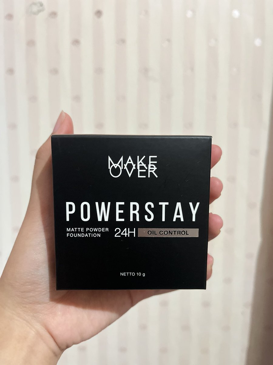 letmeewrite's tweet photo. wts Make Over Powerstay Matte Powder Foundation shade N30 

masih baru banget belum dipake sama sekali puff masih bersih, expired date 15.03.29 

💸150k (negotiable) beli di oren 219k

alasan jual krn salah beli🫠🫠🫠 https://t.co/e7sKKYaBGd