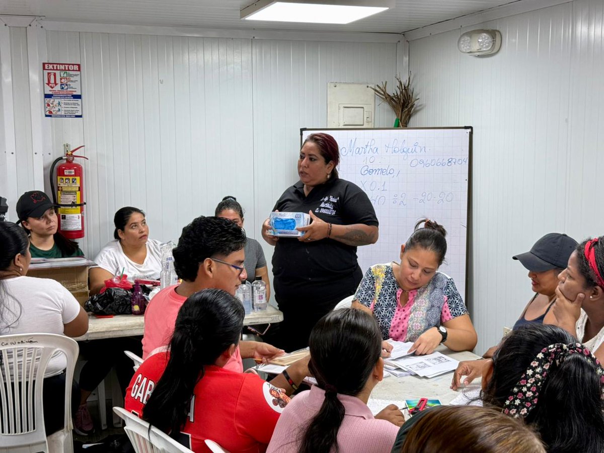 Alumnos del Taller de Resina en Plaza Casuarina iniciaron clases con el aprendizaje sobre los tipos de resina y la forma de utilizarla en artesanías manuales.
La Alcaldía de Guayaquil brinda estos espacios para que la comunidad  logre emprender.
#AsíSeHaceGuayaquil
#CiudadDeTodos