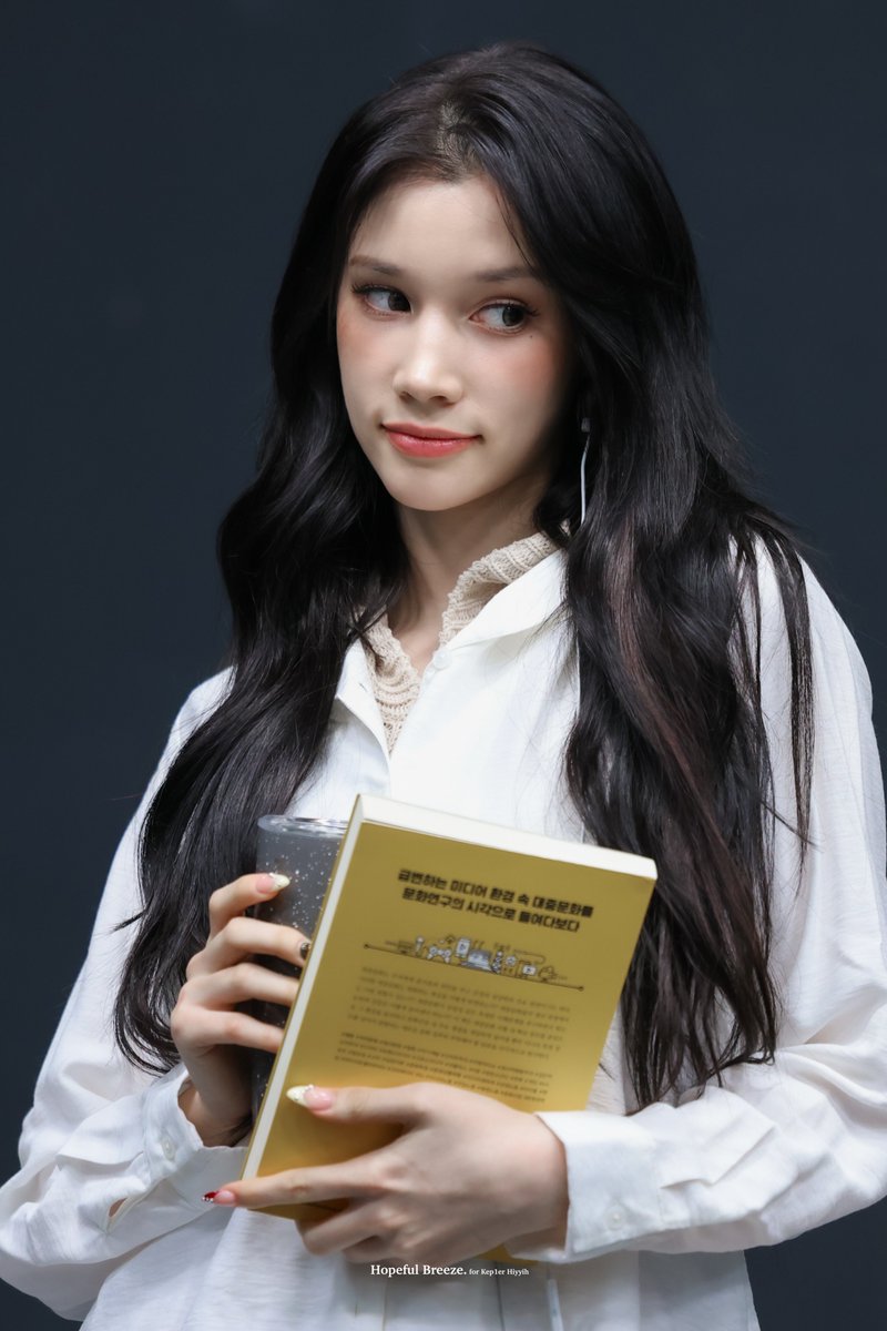 Hopeful Breeze. tweet media