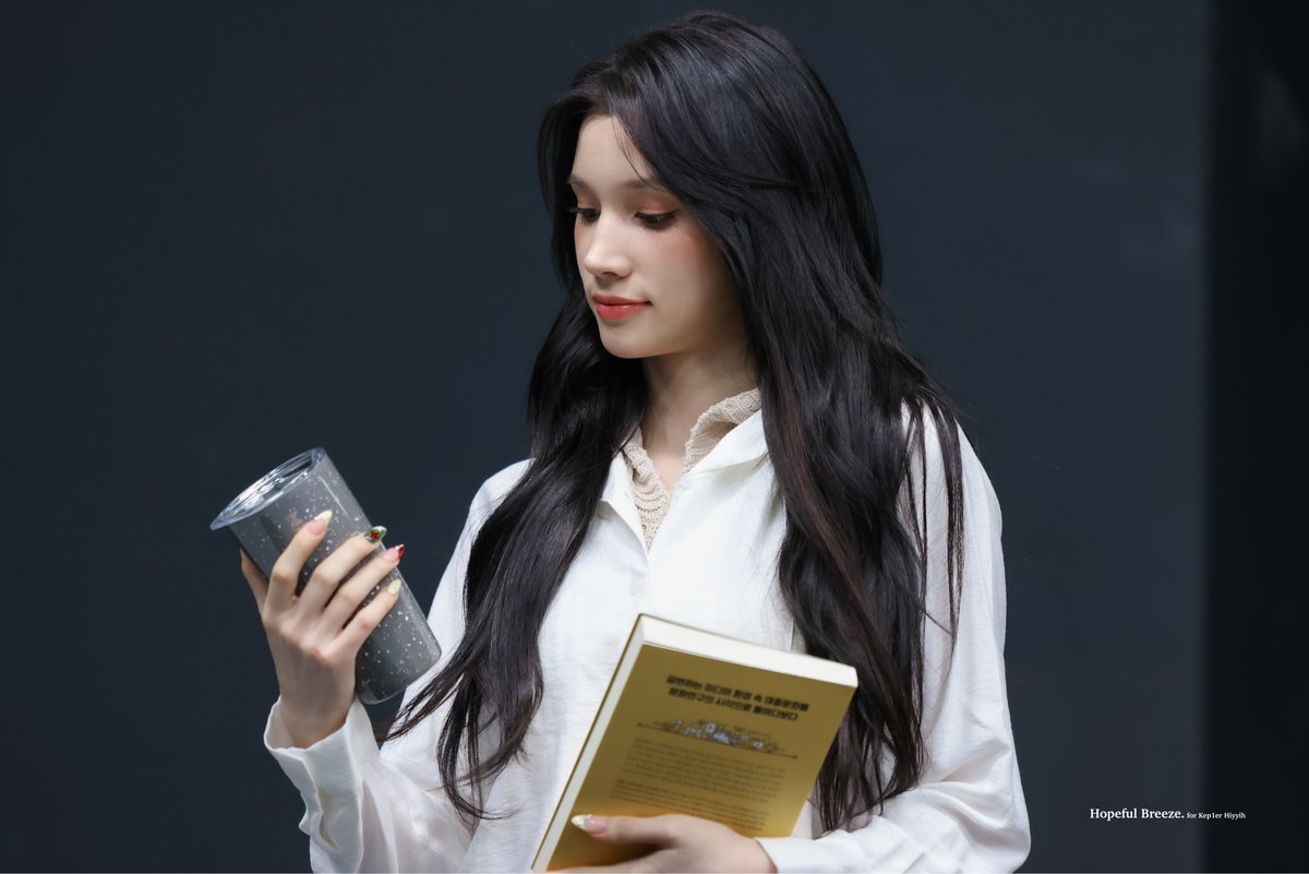 Hopeful Breeze. tweet media