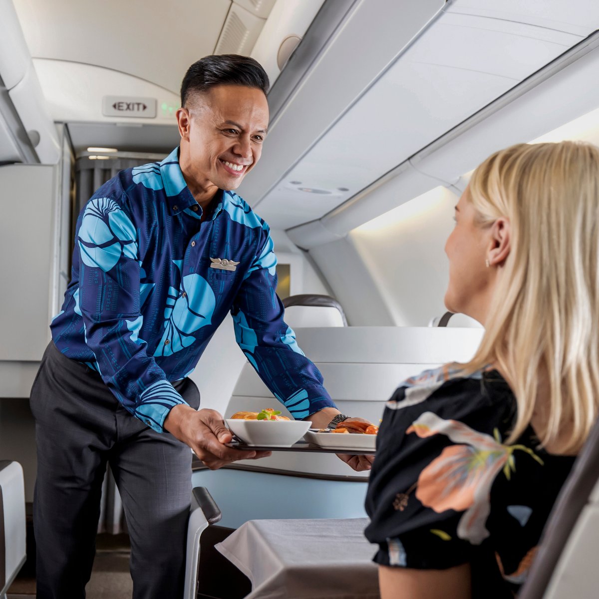 traveloneworld's tweet image. Welcome to the oneworld ‘ohana, @HawaiianAir! Hawaii’s hometown carrier is the third US-based airline to join our alliance. 🌏✈️

Hawaiian Airlines customers will now enjoy access to nearly 1,000 global destinations and more.

Read our announcement here: oneworld.com/news/oneworld-…