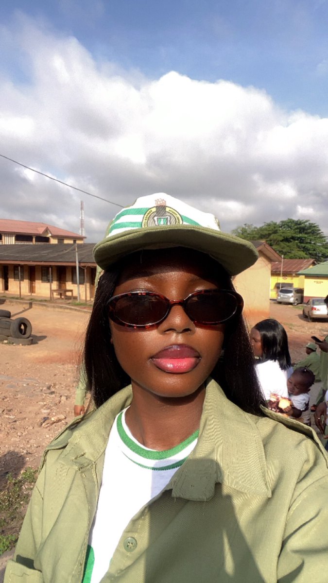 Aud girl tweet media