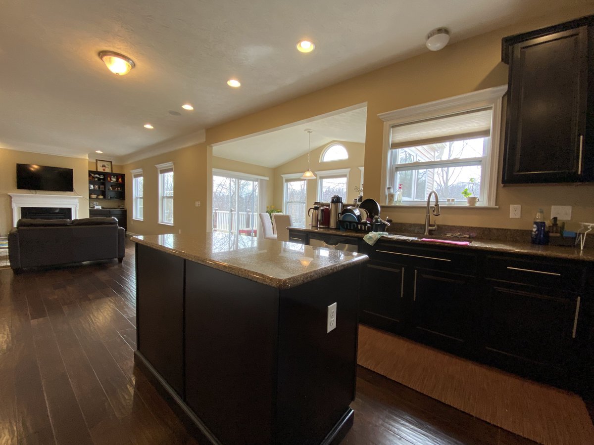RPMPittsburgh's tweet photo. We have some beautiful new listings this week! 35 units are available, including this amazing home in Ross Township. Our profile has the link to our website. Contact us for a showing today! Days, nights, and weekends are available.

#rentalspittsburgh
#homeforrentpittsburgh https://t.co/7t2wZvfiN4