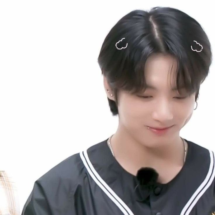 hello. my name is nico. i am looking some friends. i like to play valorant, tft, and sometimes mobile legends. i like to read manhwas and streaming arirang until my ears bleed. i want to make friends. pass the tweet. retweet. like.

(also i will answer my unanswered dms)