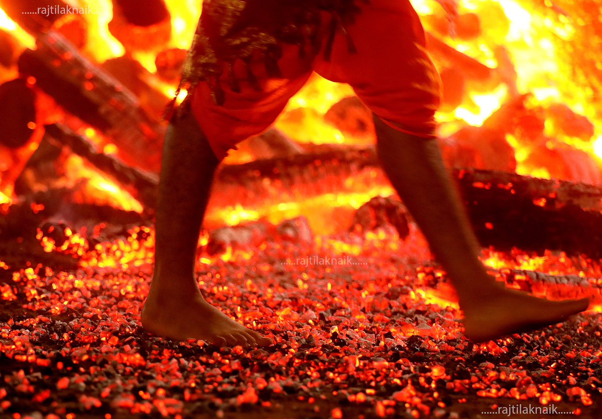 RajtilakNaik's tweet image. #WALK OF #FAITH
Thousands of dhonds — special devotees of goddess #Lairai — walked barefoot over burning #embers at Shirgao on the first night of the five-day #jatra. 
#TOIGoaNews
