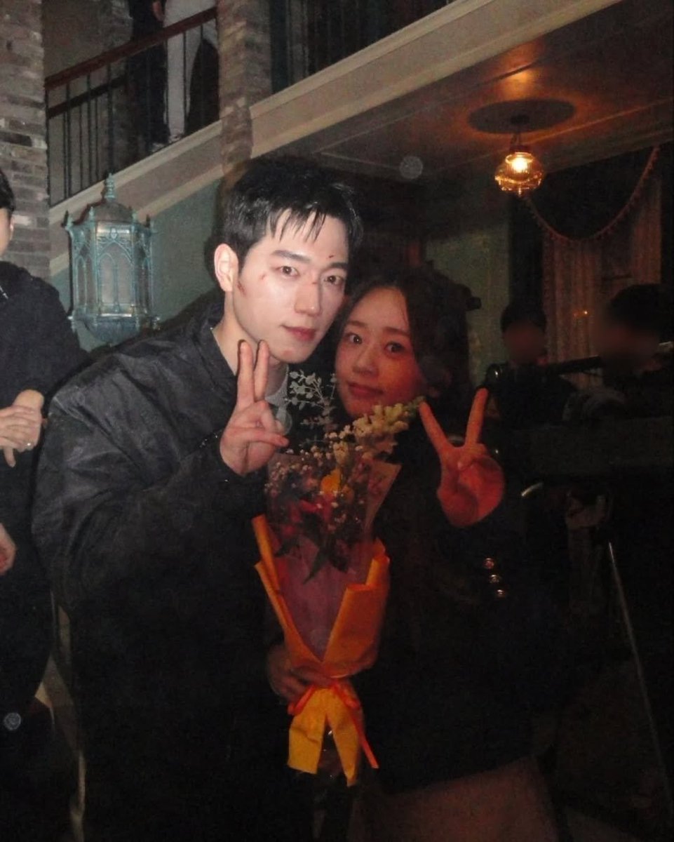 흠........... tweet media