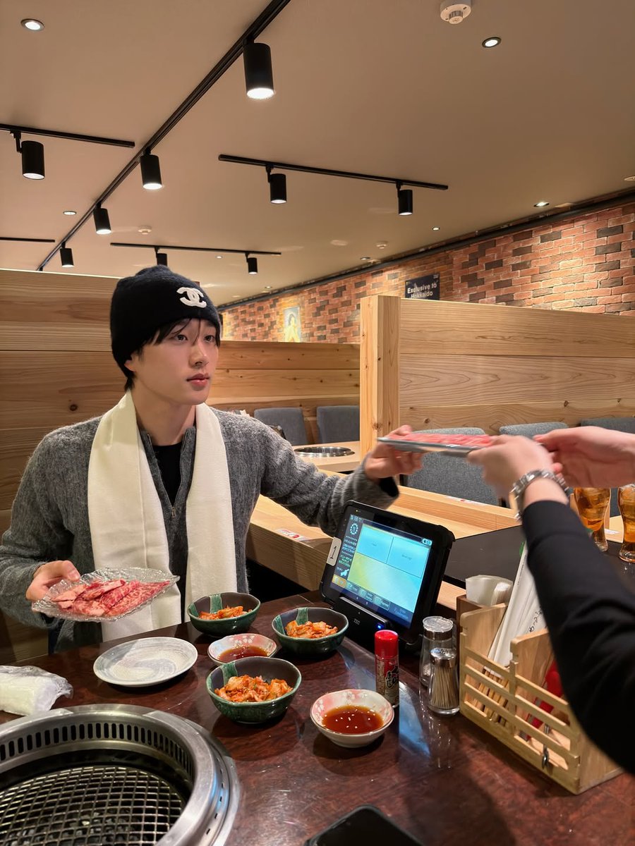 จักกะเอสสึ 👩‍💻 แฟนสาวดีนสุดหล่อ tweet media