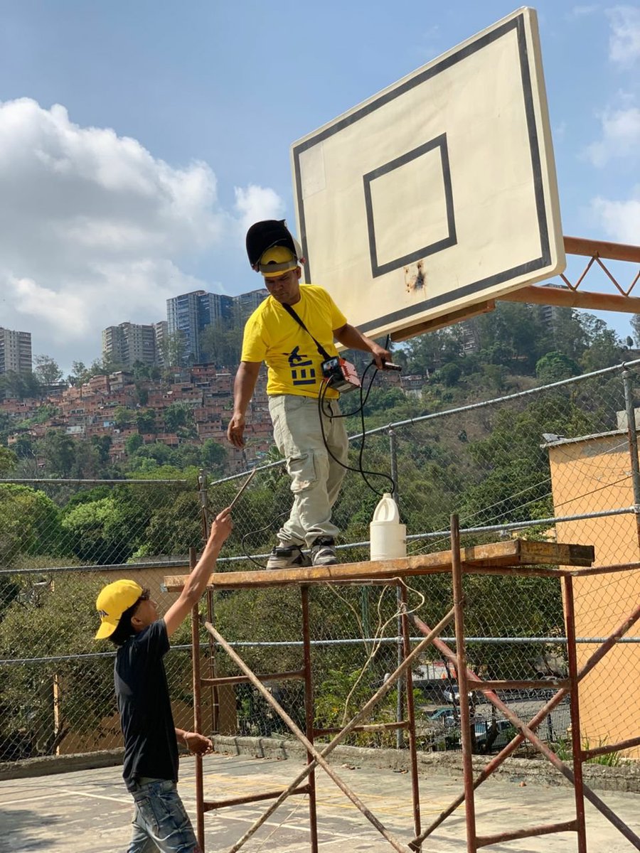 Les presentamos parte de nuestros programas de formación Auxiliar en construcción EPA y Soldadura y electricidad EPA, en la fase de implementación y prácticas.
Seguimos promoviendo el desarrollo humano y profesional con un sentido útil al servicio de nuestras comunidades.