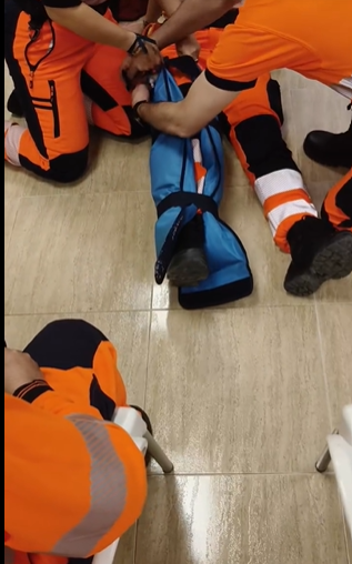 PC_Cisterniga's tweet photo. Jornada de reciclaje y manejo de material de primeros auxilios https://t.co/LaLhuPhyo8
#Firstaid #ProteccionCivil #LaCisterniga https://t.co/n5iLXM4M6W