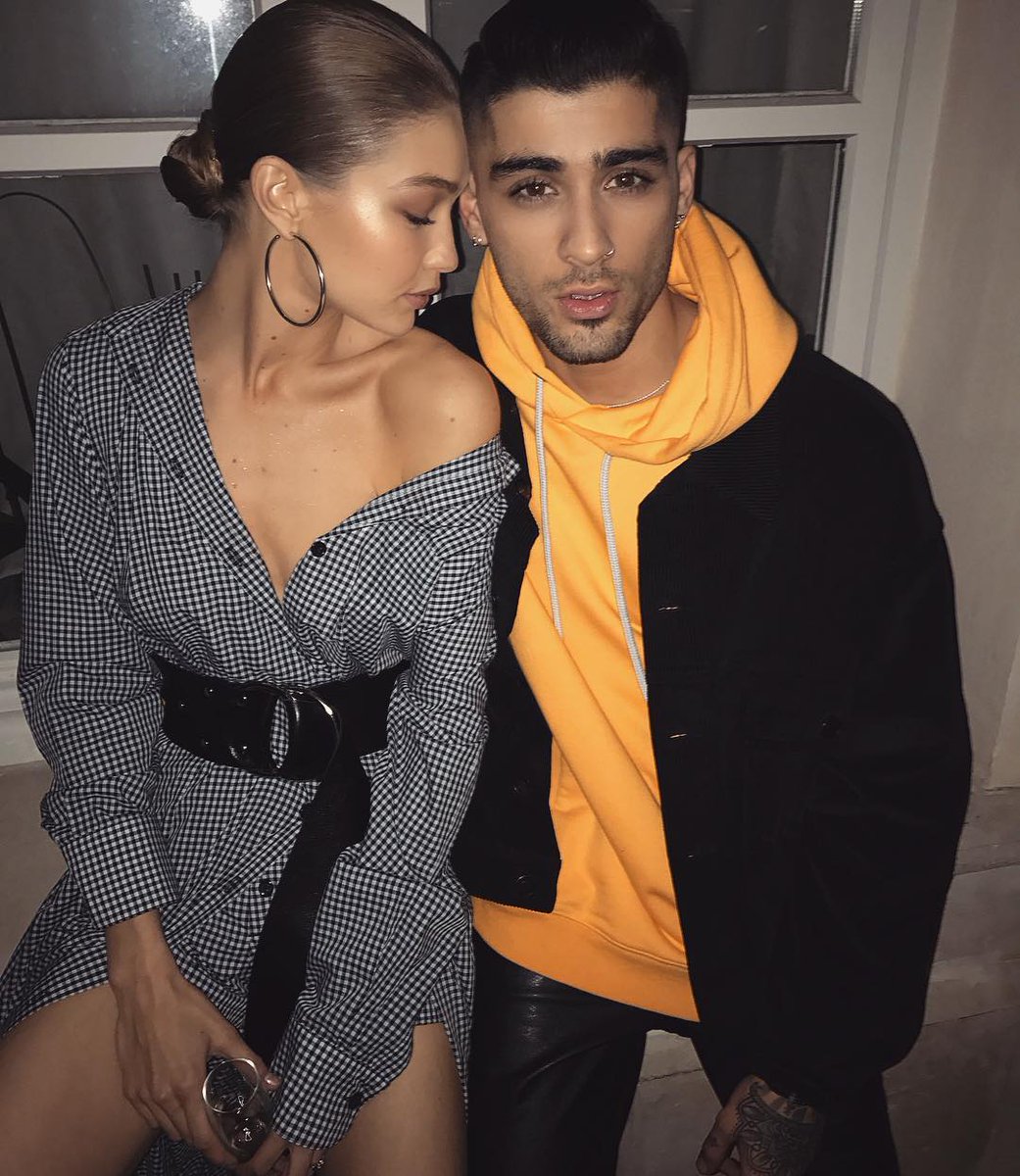 bradfordbadboyb's tweet image. R years ago today pic with #zayn and #gigi 
Celebrating #birthday #gigihadid