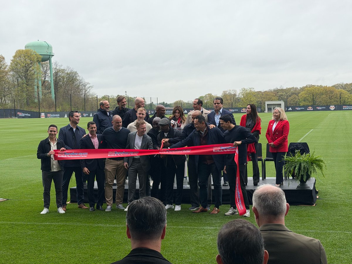 CarrollMusic's tweet image. Ribbon-cutting at Red Bull new training facility in Morristown. powered by LA4x amps. 4 full Svya set ups, tops and bottoms 2x LA4x amps 1x Yamaha DM3 console for FOH @l.acoustics @yamaha_offical #techsupport #nyc #nj #ashevillenc @blvdpro @boulevard_carroll_inc
