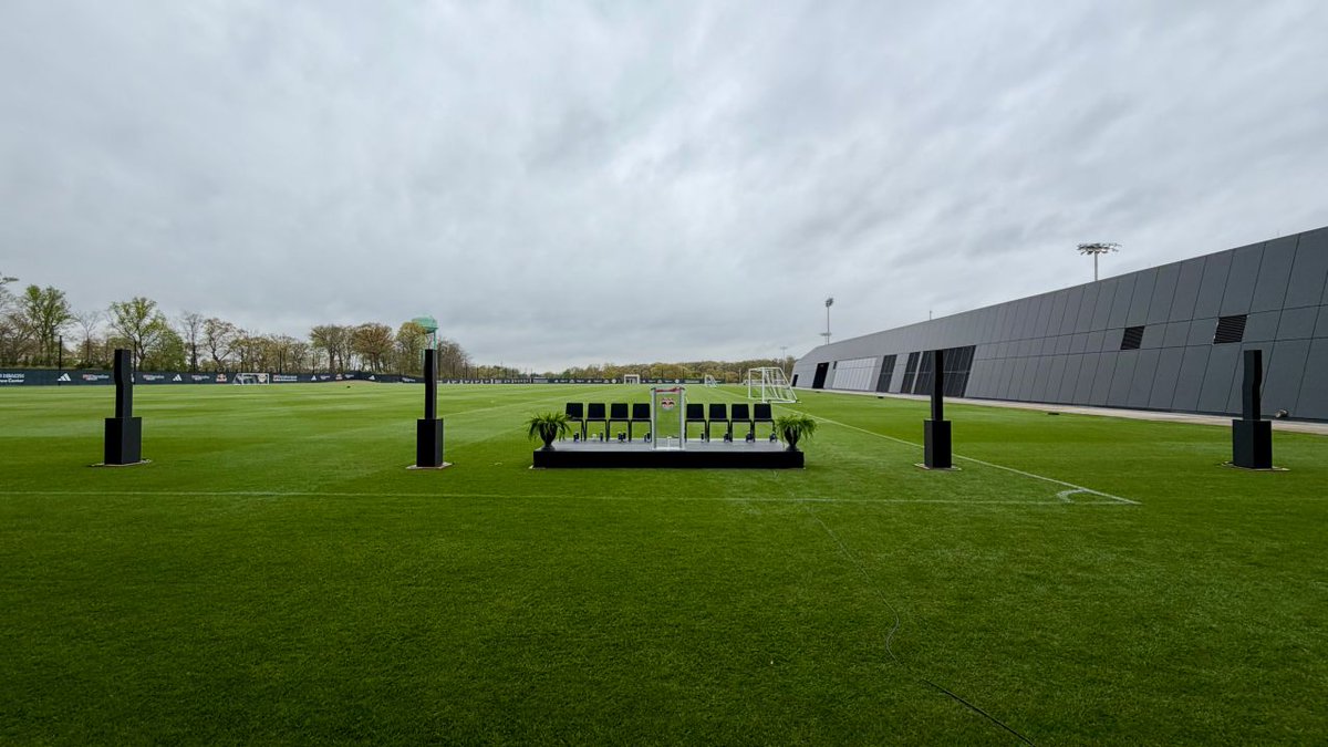 CarrollMusic's tweet image. Ribbon-cutting at Red Bull new training facility in Morristown. powered by LA4x amps. 4 full Svya set ups, tops and bottoms 2x LA4x amps 1x Yamaha DM3 console for FOH @l.acoustics @yamaha_offical #techsupport #nyc #nj #ashevillenc @blvdpro @boulevard_carroll_inc