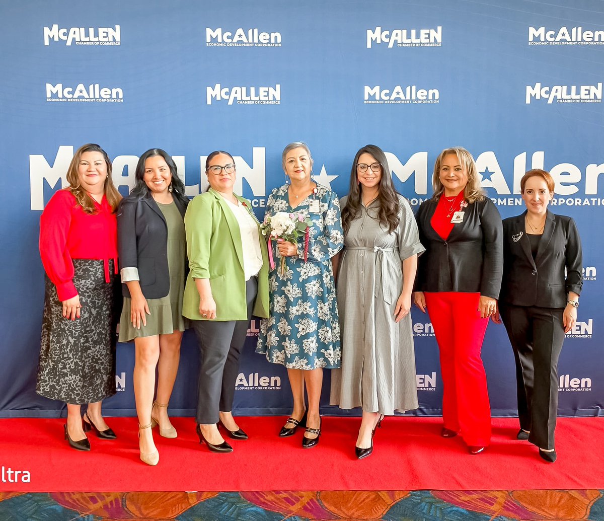 stxhealthsystem's tweet image. Celebrating the #UnsungHeroes of Our #Workplace: This #AdministrativeProfessionalsDay, #STHS celebrates the #administrativeprofessionals that keep our #healthcare system running smoothly.

Thank you for your consistency, collaboration &amp;amp; unwavering dedication.