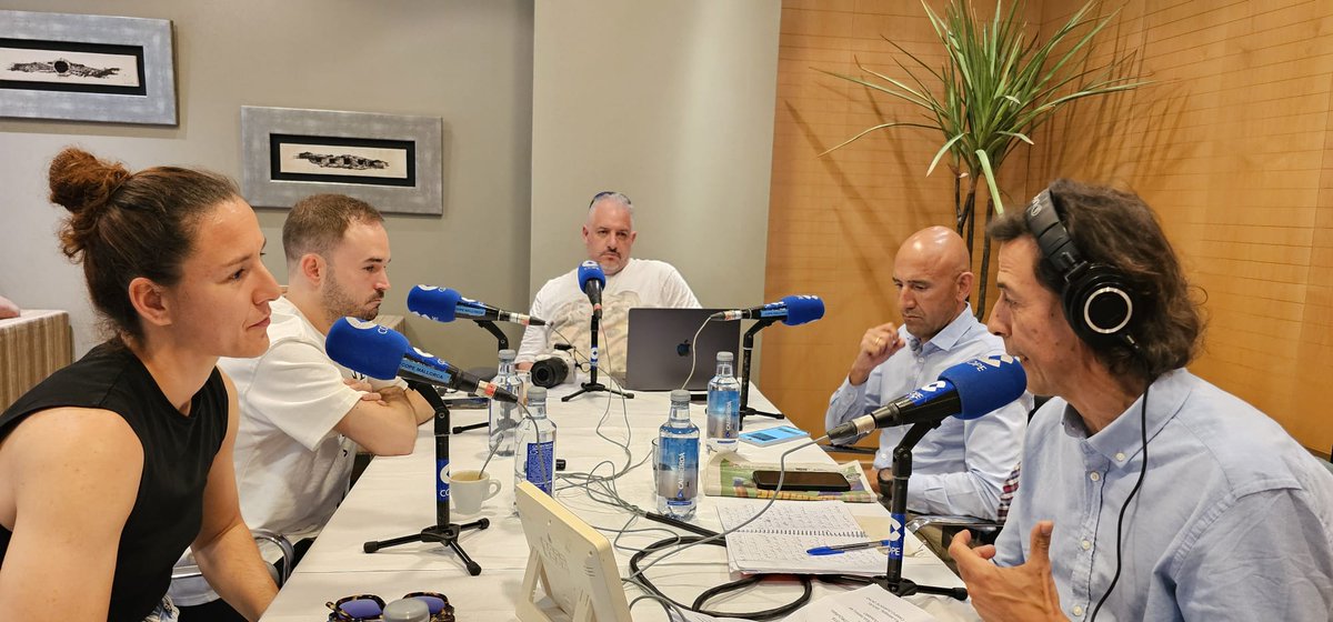 deportescopebal's tweet photo. Momentos del programa con Gabriel Subias, María España, Alberto Antuña y Jordi Riera desde el @ValparaisoHotel 
Con la ayuda de @tsanchezgrao https://t.co/hrvApYd4bC
