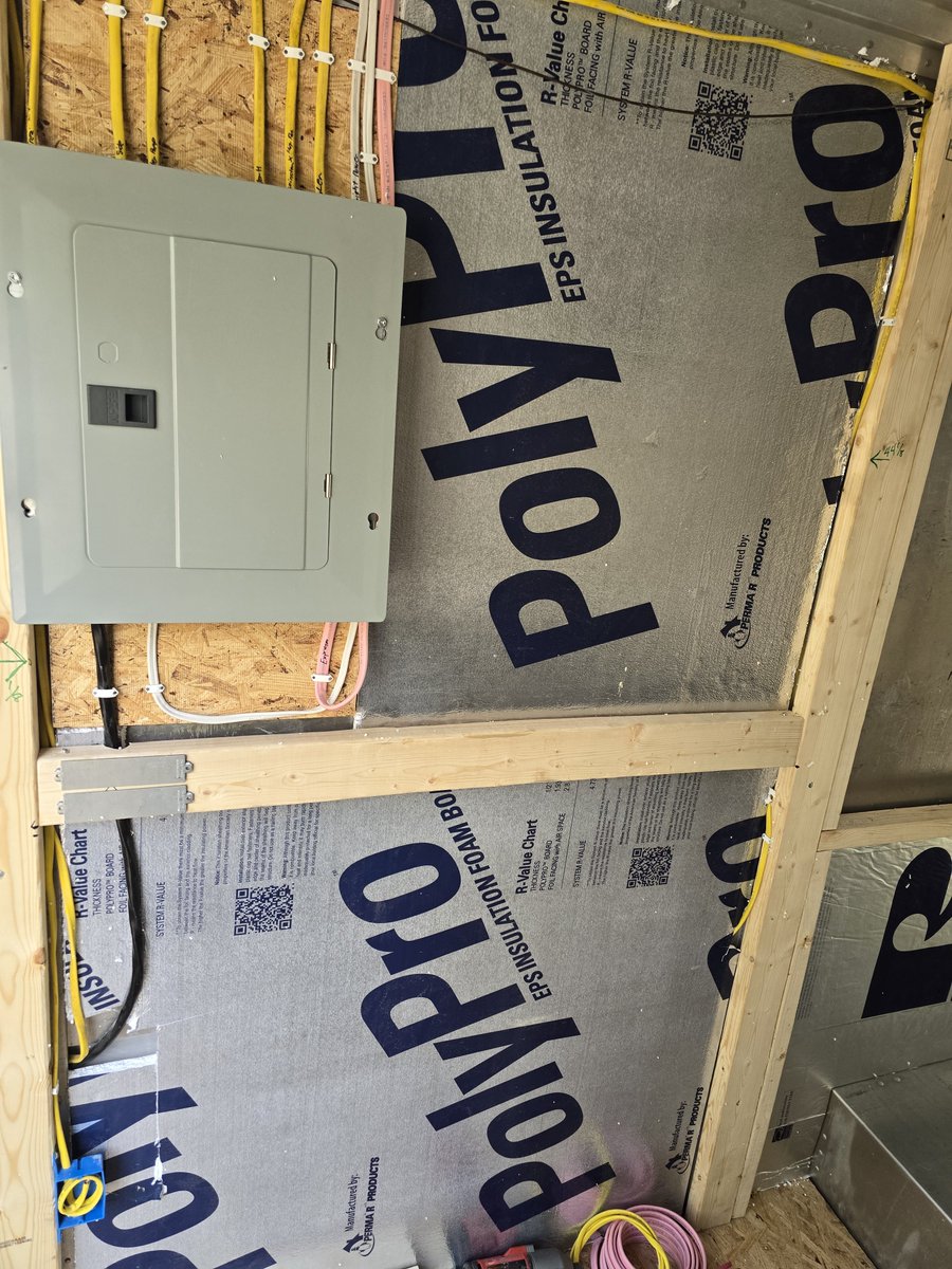 BonetaMike's tweet image. More progress ! Now inquiring about a herring boned back wall with food safe epoxy finish , this truck is gonna be beautiful and the expresso and coffee will be second to none 
#coffee 
#foodtruck