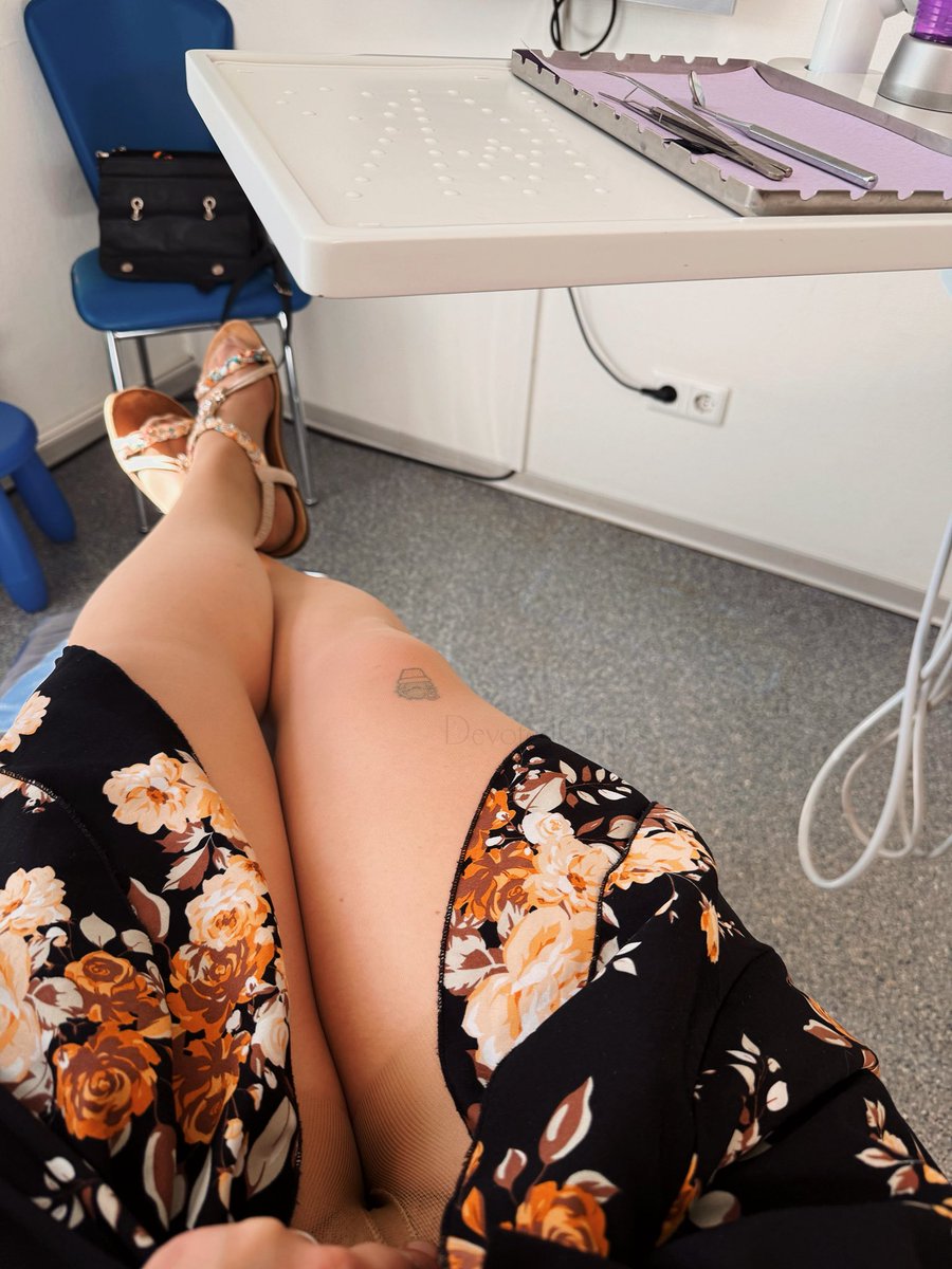 DevotedCurves tweet media