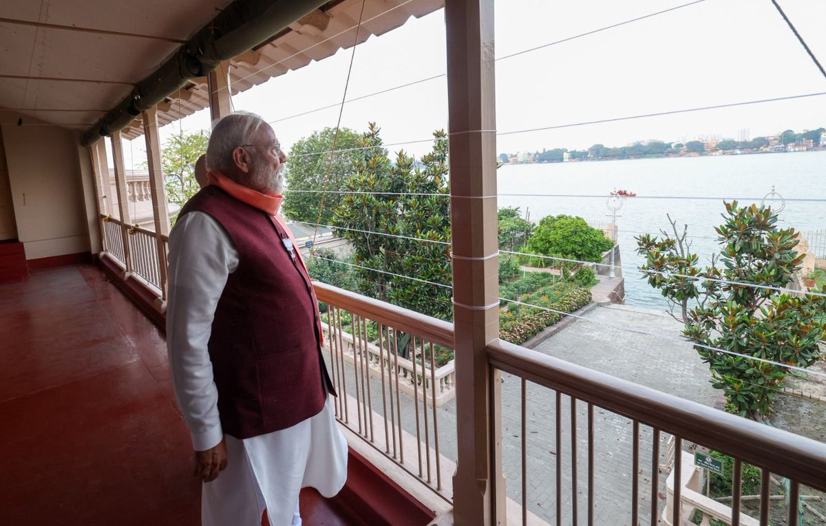 Narendra Modi tweet media