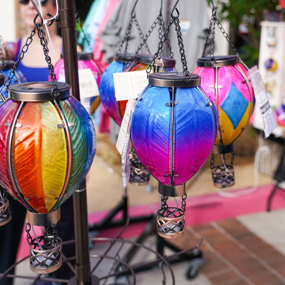 VisitOWA's tweet photo. We're just ONE WEEK away! 🎈 The Gulf Coast Hot Air Balloon Festival is taking over OWA next weekend! 

📅 Mark your calendars for April 30th-May 2nd

🔗 Check out all the details: https://t.co/H7Is0RW63f.

📸 Outlaw Photography - Carl and Yvonne Fallo https://t.co/BFrzEzrkNx