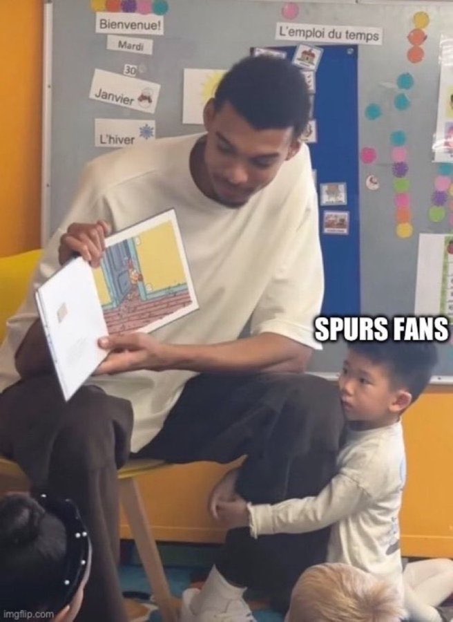 DominguezCinco's tweet photo. Spurs fans, especially right now. https://t.co/AUjnDZVS8C
