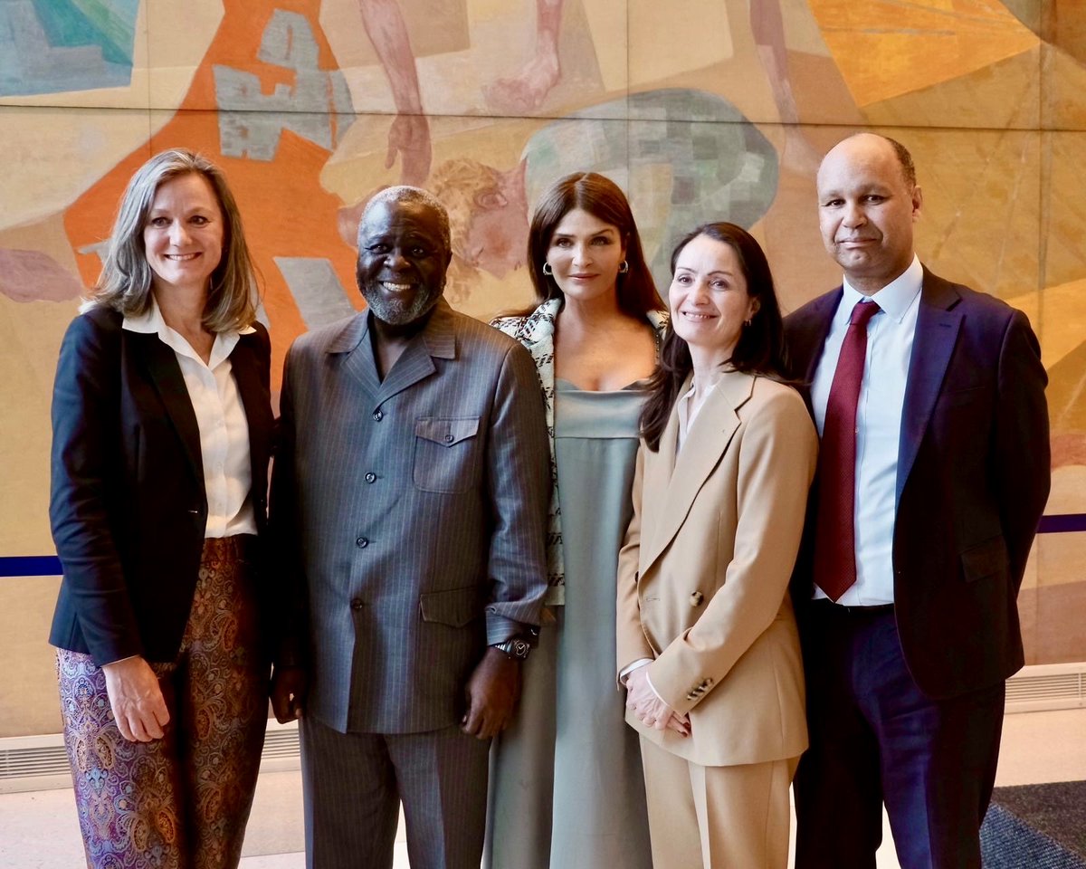 Dbitetti's tweet photo. Thank you @Denmark_UN @LibMissionUN @UKUN_NewYork @KingdomNL_UN for hosting this important exhibit @UN of photos taken by @Refugees Goodwill Ambassador Helena Christensen that spotlights the struggles &amp; strength of women &amp; girls forced to flee conflict in Sudan

#KeepEyesOnSudan https://t.co/t1mNh7B2q6