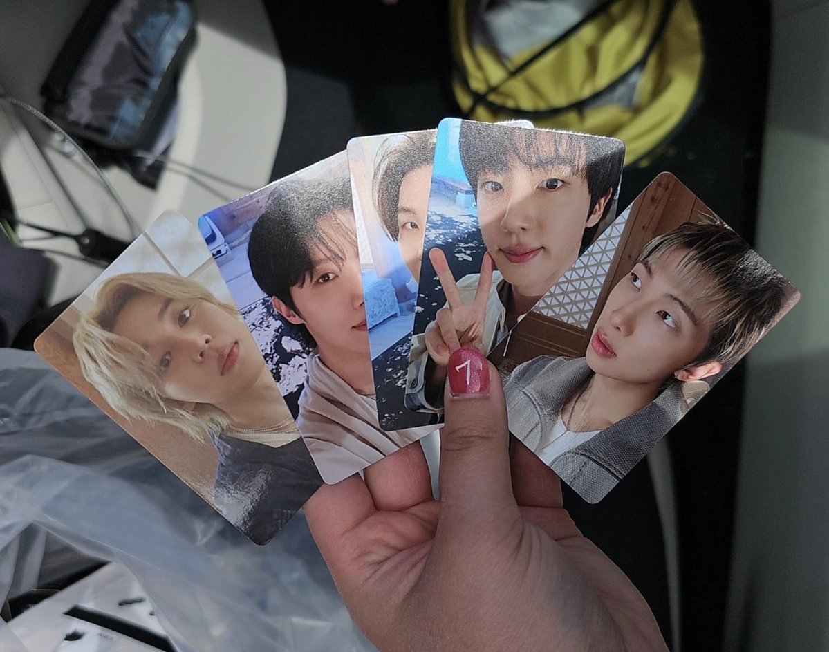 ( j )⁷ tweet media