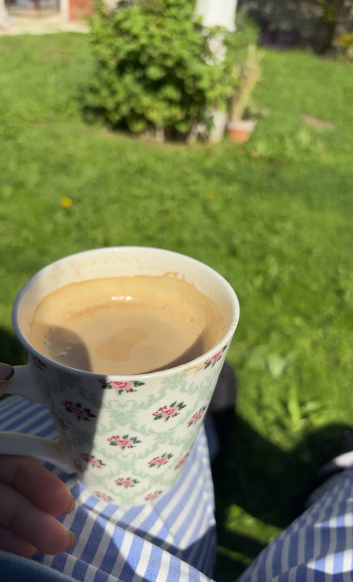 ZoePerspectiva's tweet image. I woke up earlier today. #Progress