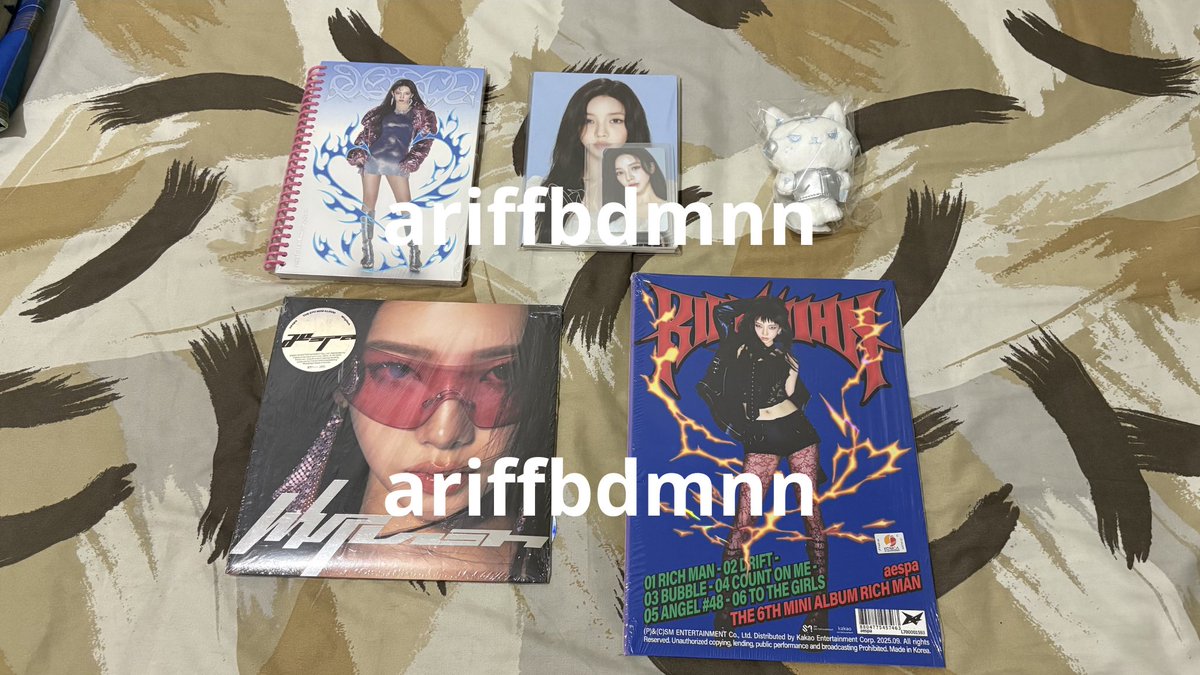 wts karina photocard

• price by dm (accept usd / idr)
• take all only
• mostly good condi
• must have ina address

t. want to sell lfb aespa pc my world walmart exclusive zipup hoodie jersey baseball better things uniform drama crossbag md merch my j fanmeeting 2025 whiplash