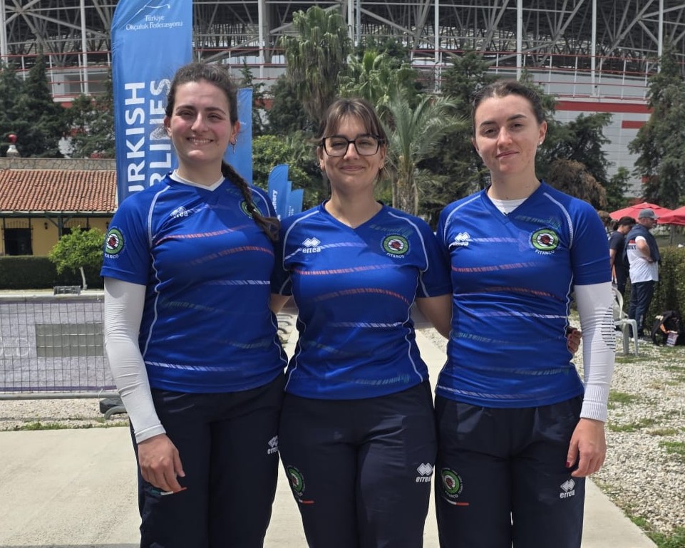 FitarcoItalia's tweet image. GP Antalya: tre finali per le squadre azzurre e Lorenzo Gubbini è in semifinalenel compound!💪🇮🇹
Tutti i risultati nella news 👇
fitarco.it/media-fitarco/…

#archery #fitarco #tiroconlarco  
@ItaliaTeam_it @Coninews