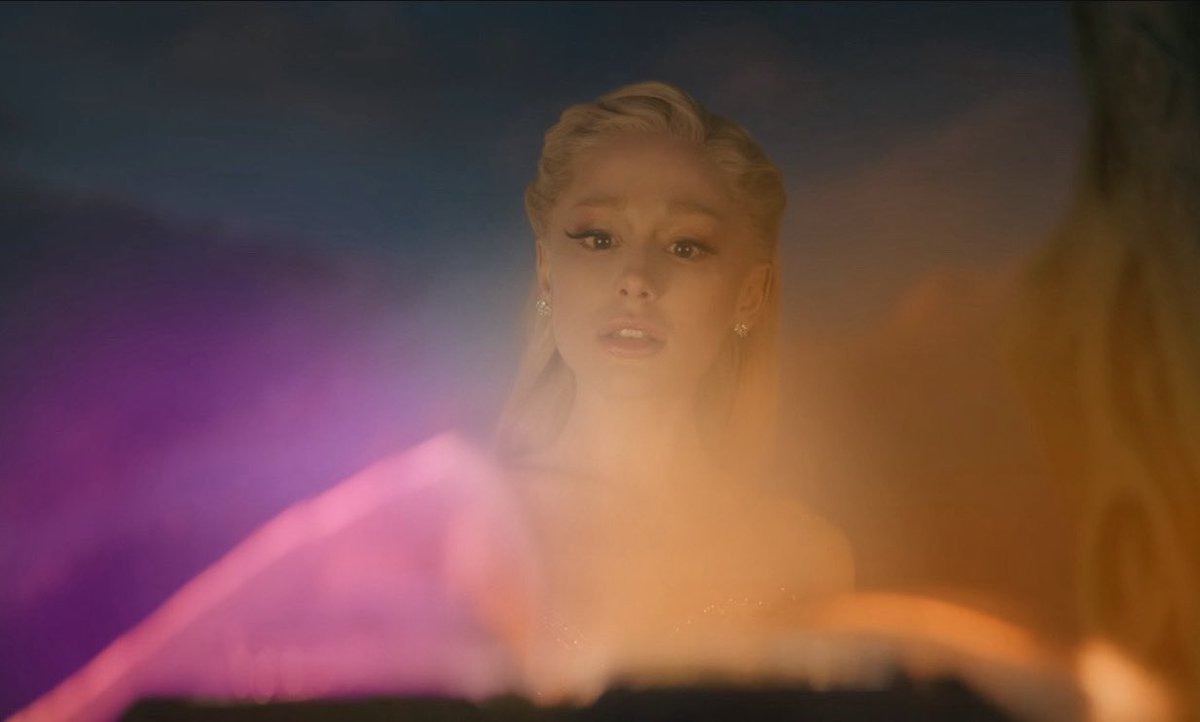 lorena ౨ৎ | iso ariana london ticket tweet media