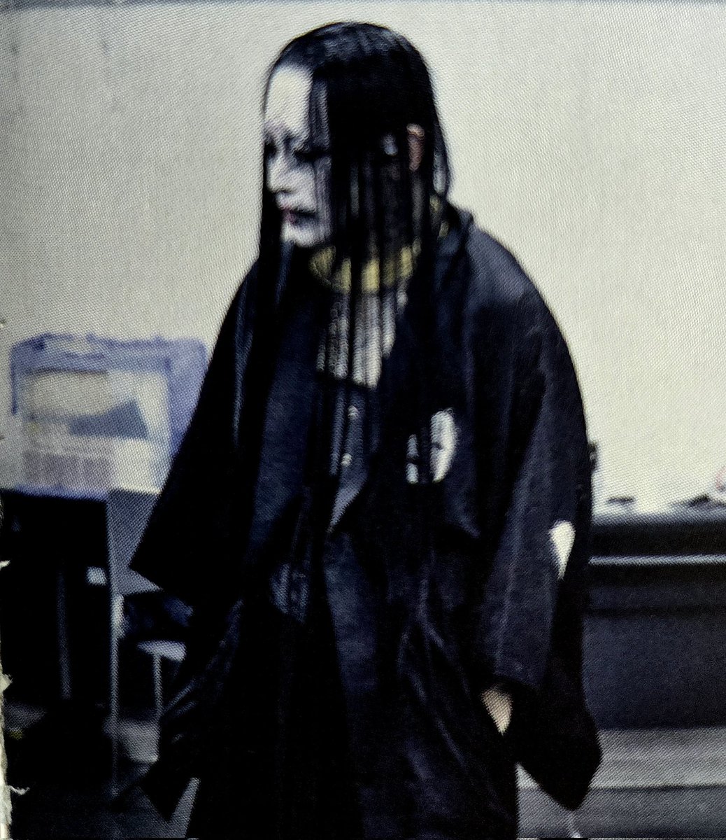 시월달 tweet media