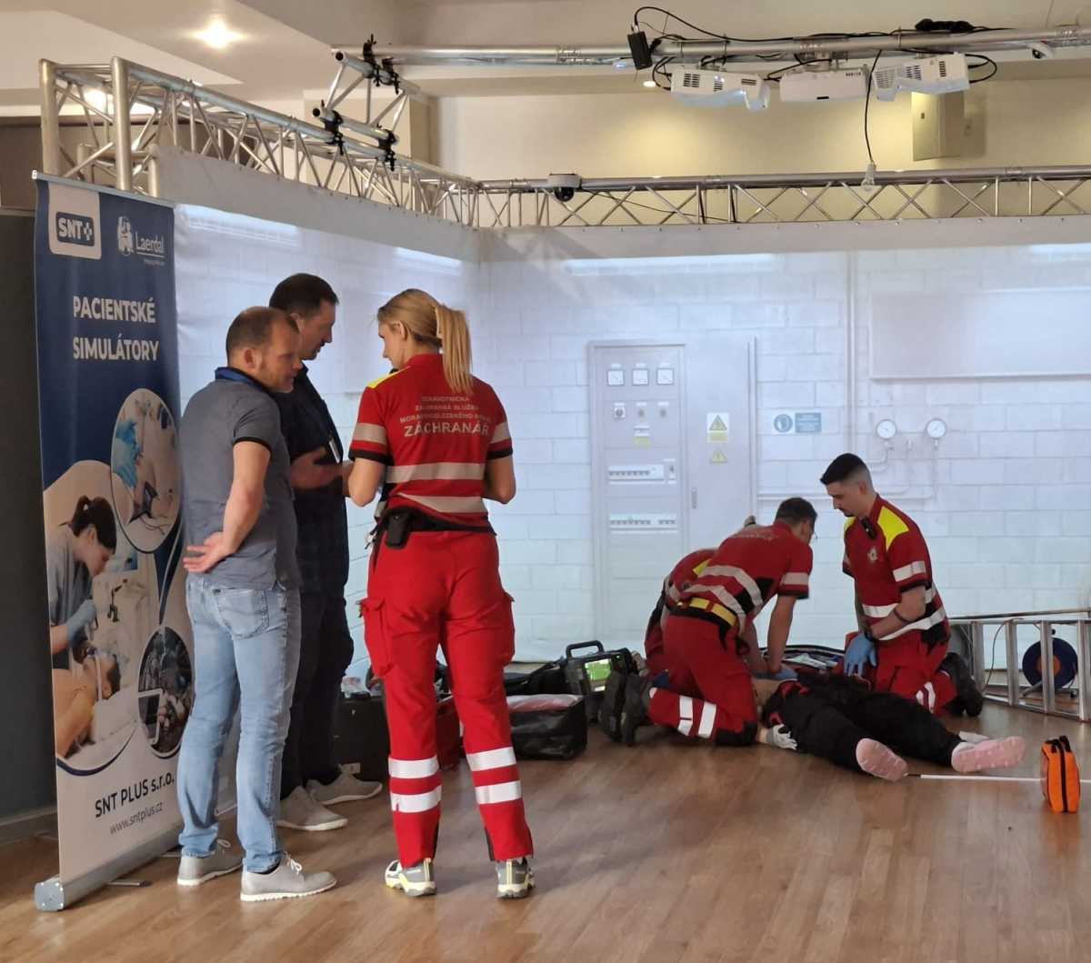 StudioSTA's tweet photo. Moravskoslezští záchranáři vybojovali třetí místo v celostátní soutěži resuscitace
 https://t.co/Wg8AHKwpeK https://t.co/GgPq6juv4t