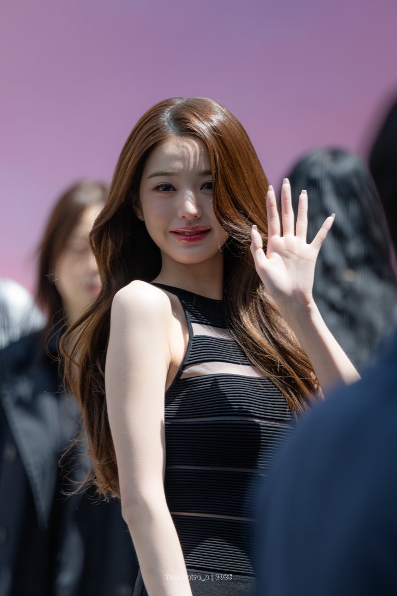 IVE 장원영 '다이슨 슈퍼소닉 트래블 라운지 팝업 스토어 오픈 기념 포토콜'  

(2)  

#장원영 #JANGWONYOUNG 
#IVE #아이브