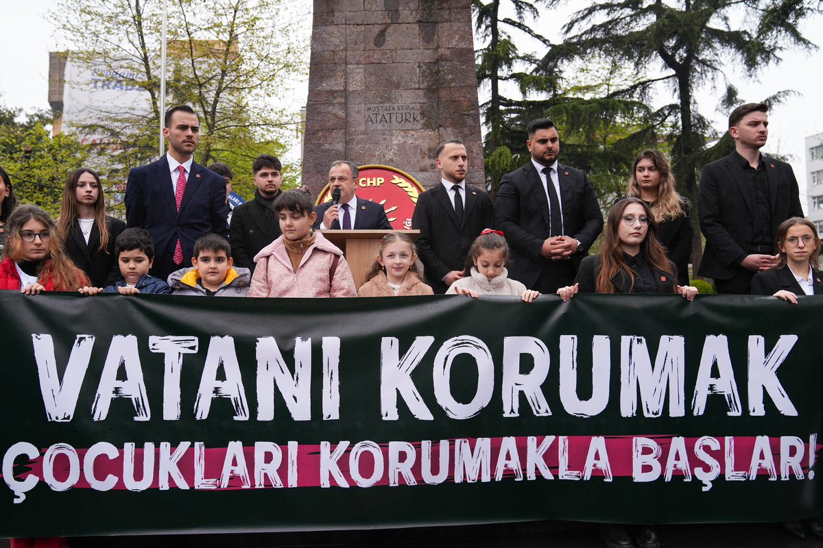 yeniparti61's tweet photo. #ÇocuklarıKoruVatanıKoru https://t.co/IJHTu7AsJ2