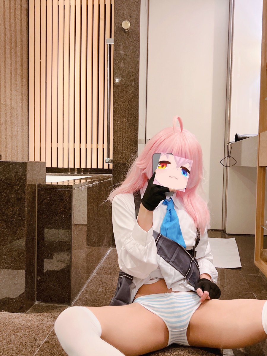 咦？我还有这种照片可以水的哦，夸脏哦 https://t.co/KMMUF9KzyW