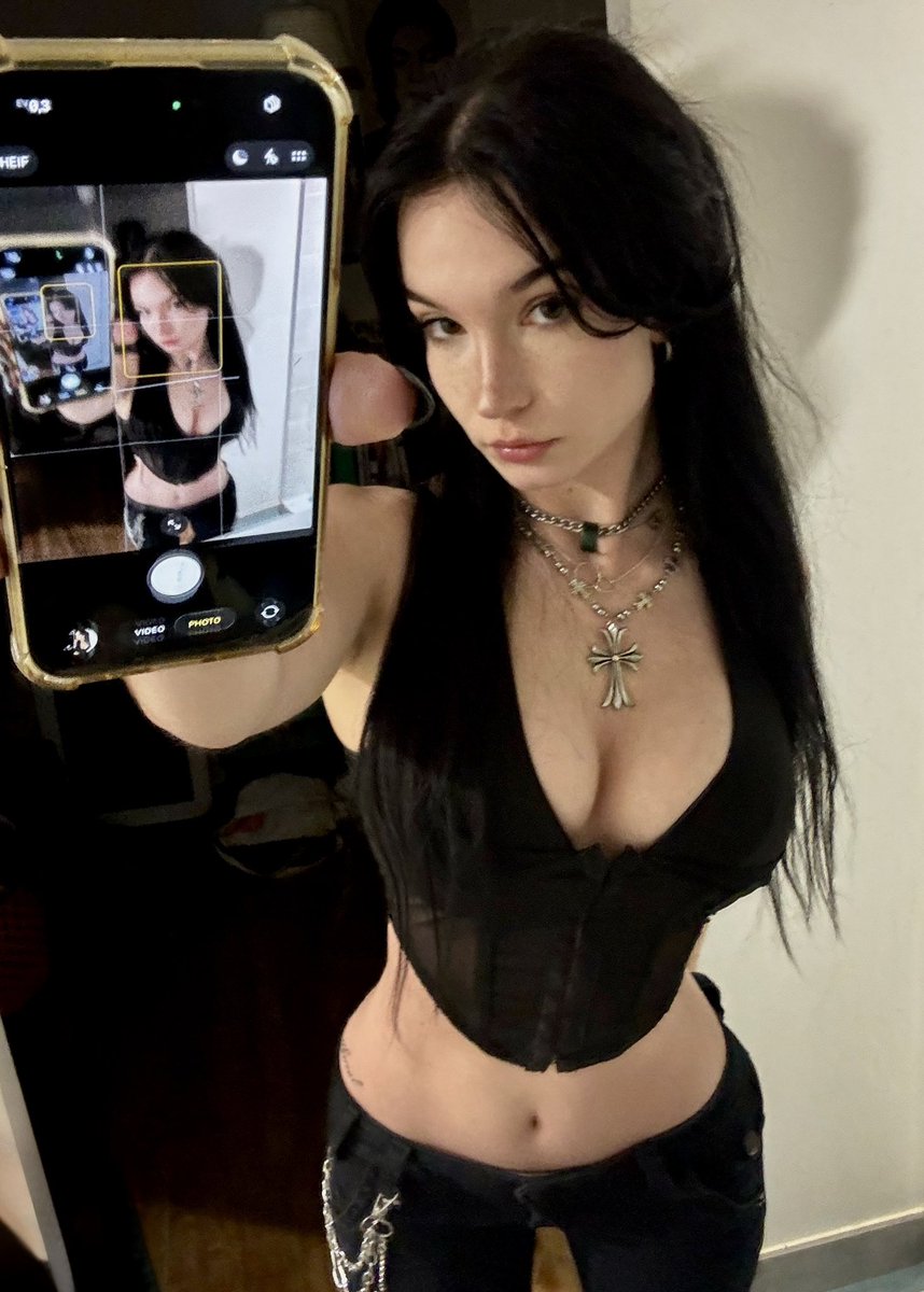 Nyny⁷ 👽 tweet media