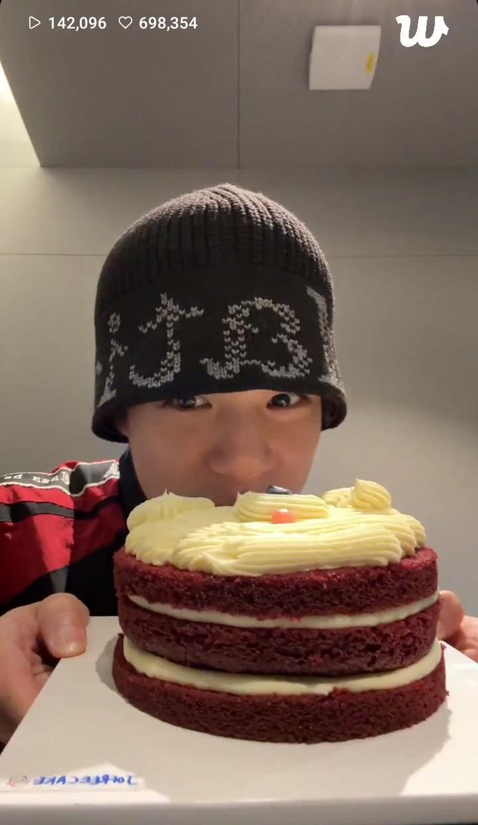 lee HOLO 2025🐻🌻 tweet media