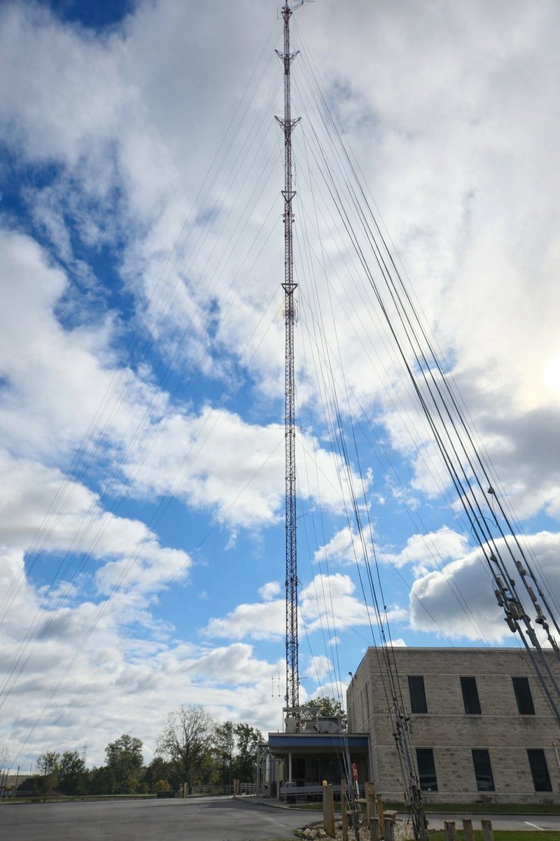 Day_Wireless's tweet image. 📍 Lima, Ohio

Our 500’ tower in NW Lima offers strong coverage and flexible leasing for carriers looking to expand in northwest Ohio.

Explore availability: na2.hubs.ly/H0521Qj0

Contact us: dwssites@daywireless.com

#LimaOH #Telecom #Wireless #ATT #Verizon