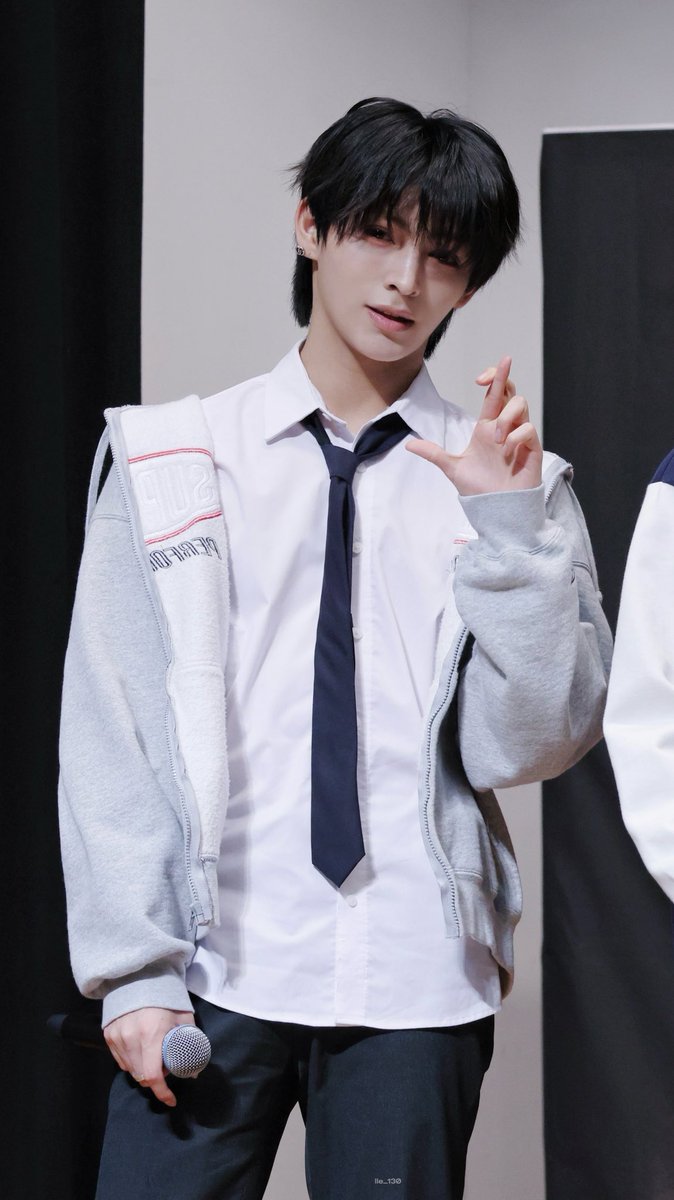 로로⏦ tweet media