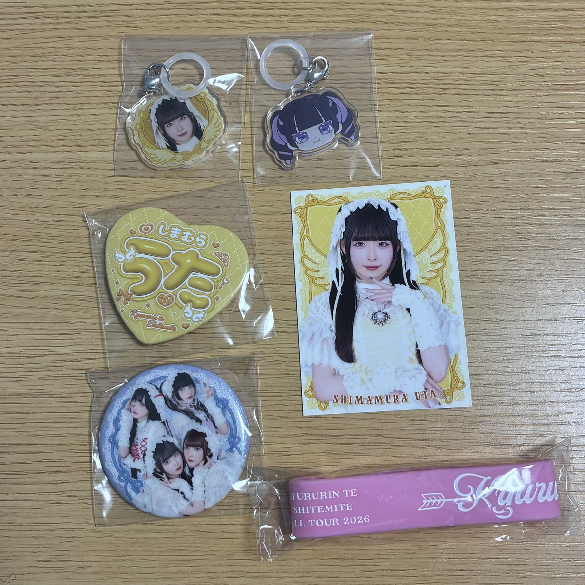 n_amc10's tweet photo. きゅるりんってしてみて  きゅるして 交換
譲▶︎めじるしキーホルダー 💜 💛
       缶バッジ 💛 全員
       ラバーバンド 🩷 
       トレカ 💛
求▶同種 逃げ水あむ❤️＞チバゆな🩷
      トレカは画像2枚目💖

福岡公演(4/26)現地で交換できる方、お気軽にお声がけ下さい!!郵送も可能です！ https://t.co/pIBMPZN2nR