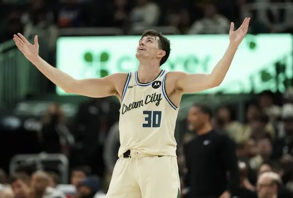 SleeperBucks tweet media