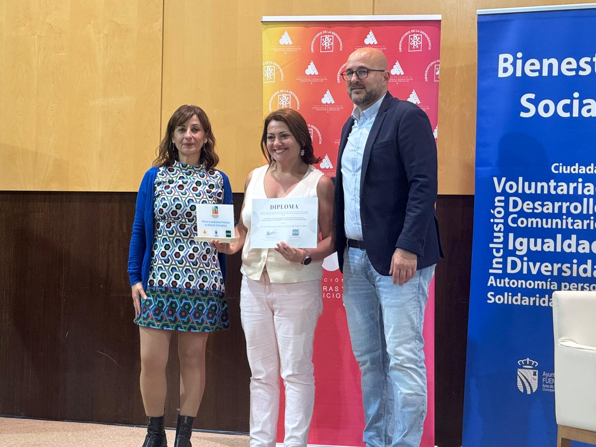 catedrassocial's tweet photo. "Cuidarnos en comunidad: modelo comunitario de prevención de la soledad no deseada y promoción de la salud mental en mujeres mayores", presentada por Rosa Raquel Ruiz Trascastro, de Cuidados y Prevención de la Salud Mental (CUYPREM).

#FuenlaSocial https://t.co/2AgUNrGamt