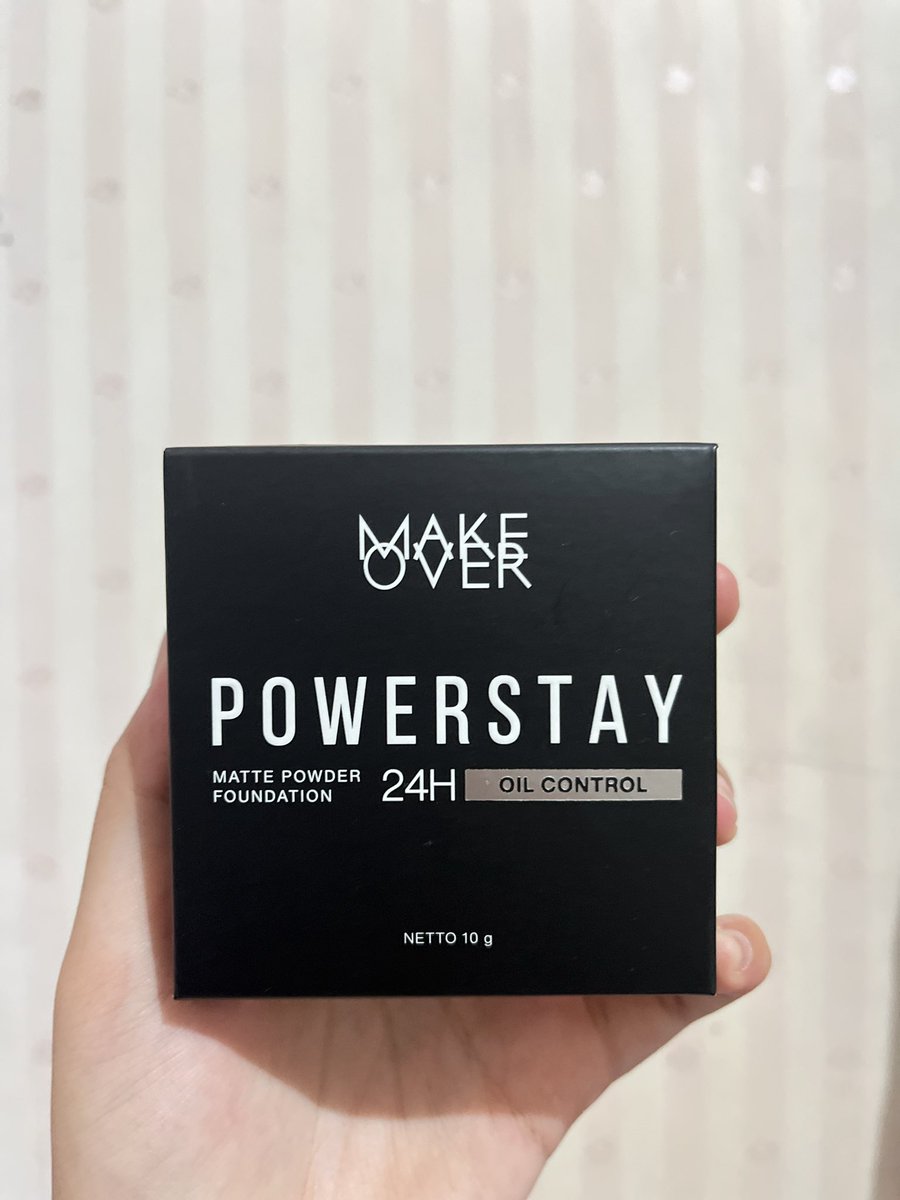 letmeewrite's tweet photo. wts Make Over Powerstay Matte Powder Foundation shade N30 

masih baru banget belum dipake sama sekali puff masih bersih, expired date 15.03.29 

💸150k (negotiable) beli di oren 219k

alasan jual krn salah beli🫠🫠🫠 https://t.co/shsfoz2r8U