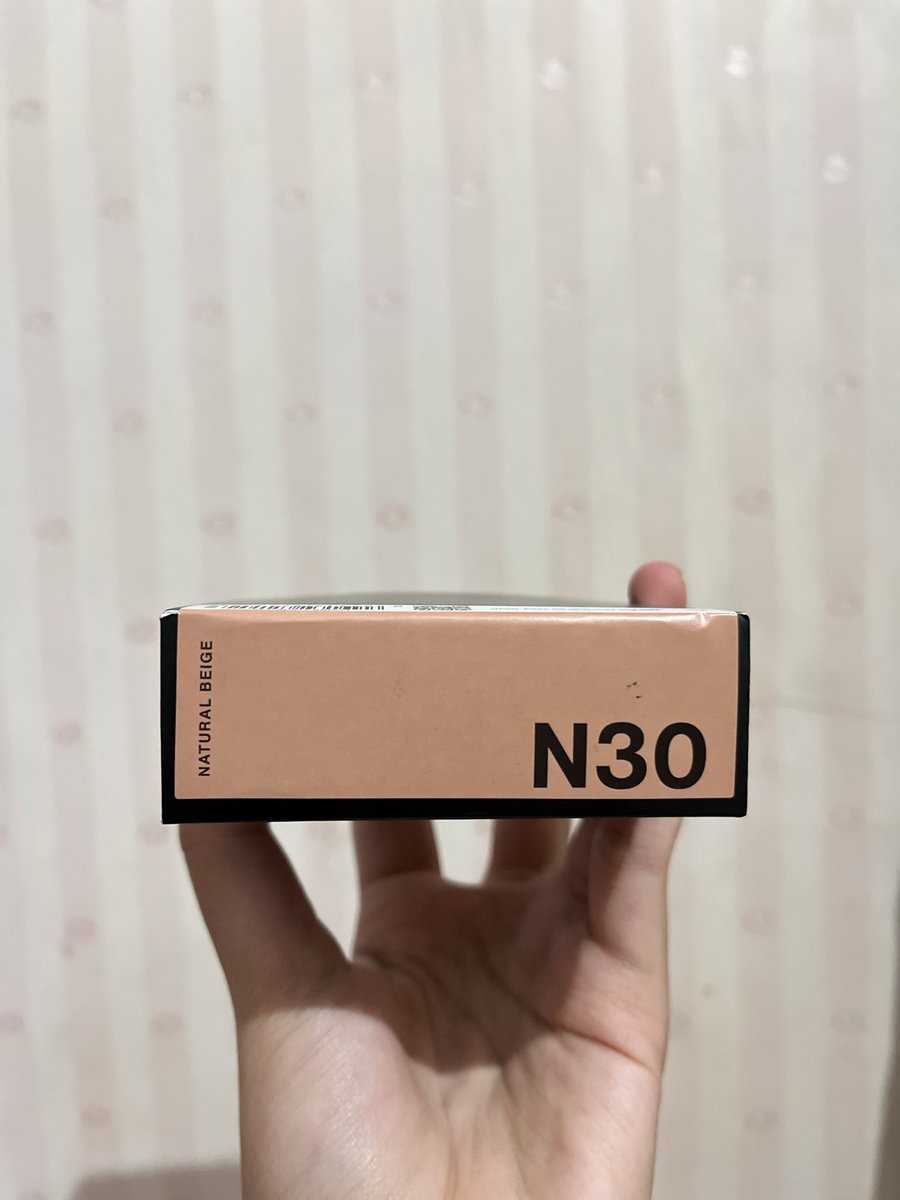 letmeewrite's tweet photo. wts Make Over Powerstay Matte Powder Foundation shade N30 

masih baru banget belum dipake sama sekali puff masih bersih, expired date 15.03.29 

💸150k (negotiable) beli di oren 219k

alasan jual krn salah beli🫠🫠🫠 https://t.co/shsfoz2r8U
